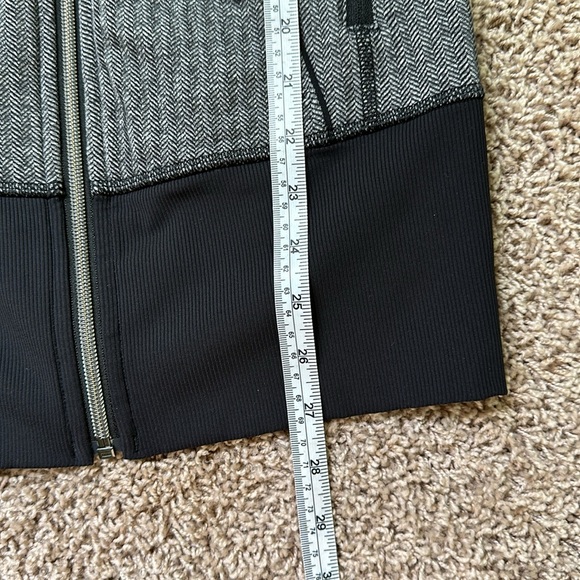 LULULEMON Asana Herringbone Full Zip Jacket Black & Gray Size 4 - Picture 14 of 14